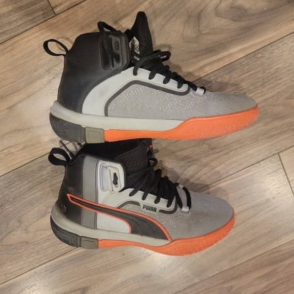 Youth Puma High Tops - Picture 4 of 10